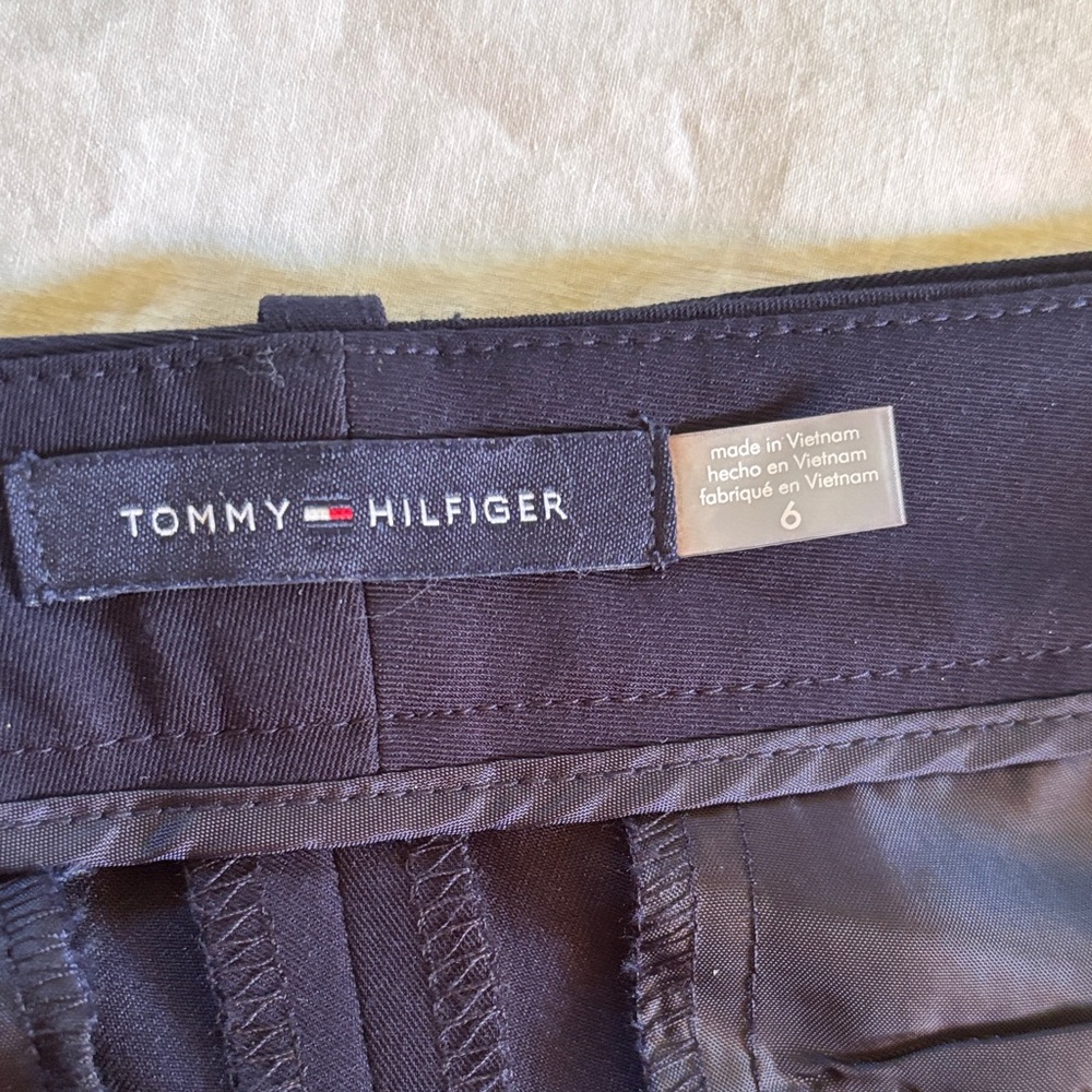 Tommy Hilfiger Navy Ankle Pants. - Picture 3 of 3